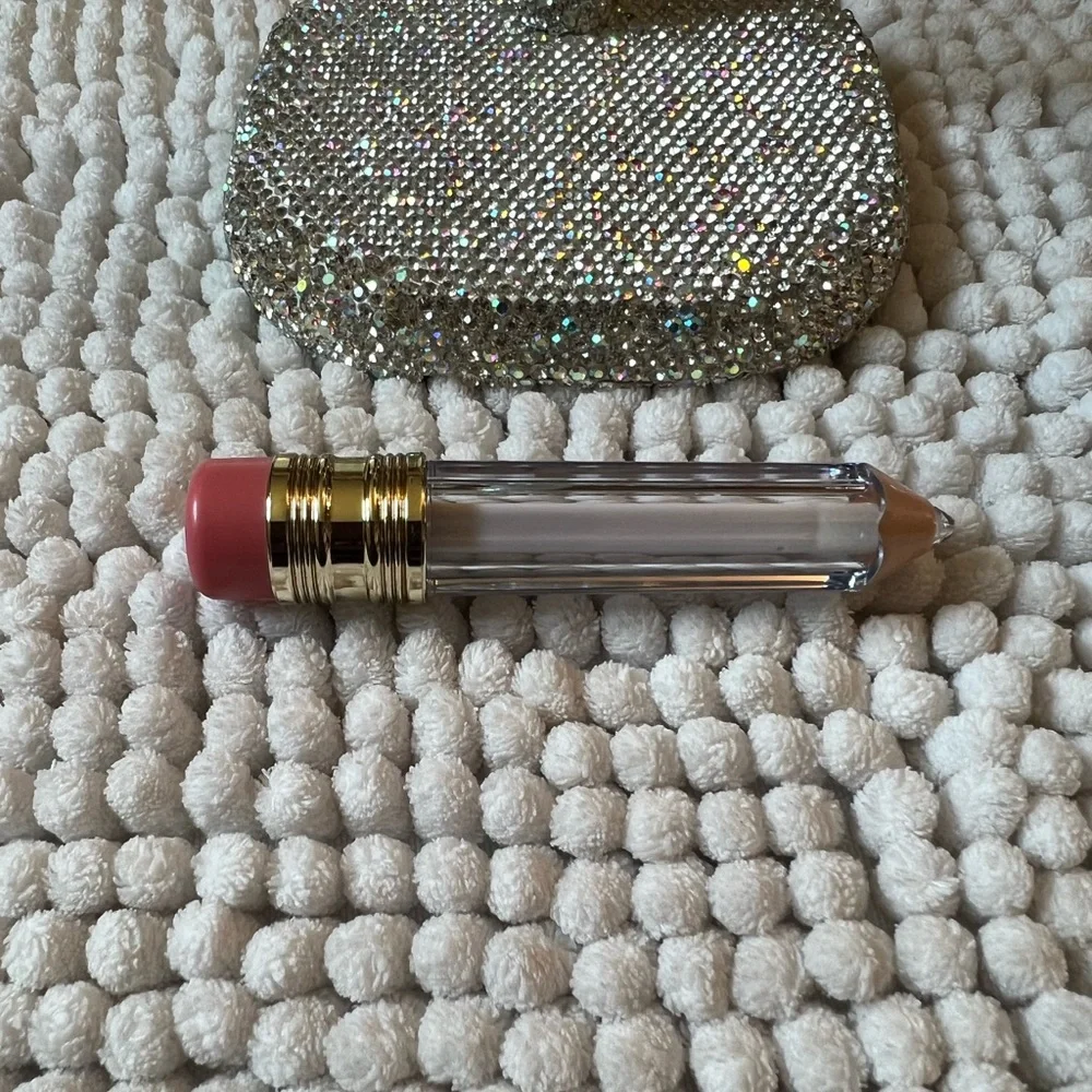 Refillable lip gloss holder! SO CUTE! - Picture 1 of 6